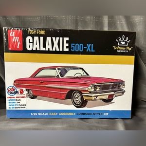 AMT 1964 Ford Galaxie "Craftsman Plus Series" 1:25 Scale Model Kit